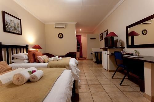 AfricaSky Pensión Kempton Park Exterior foto