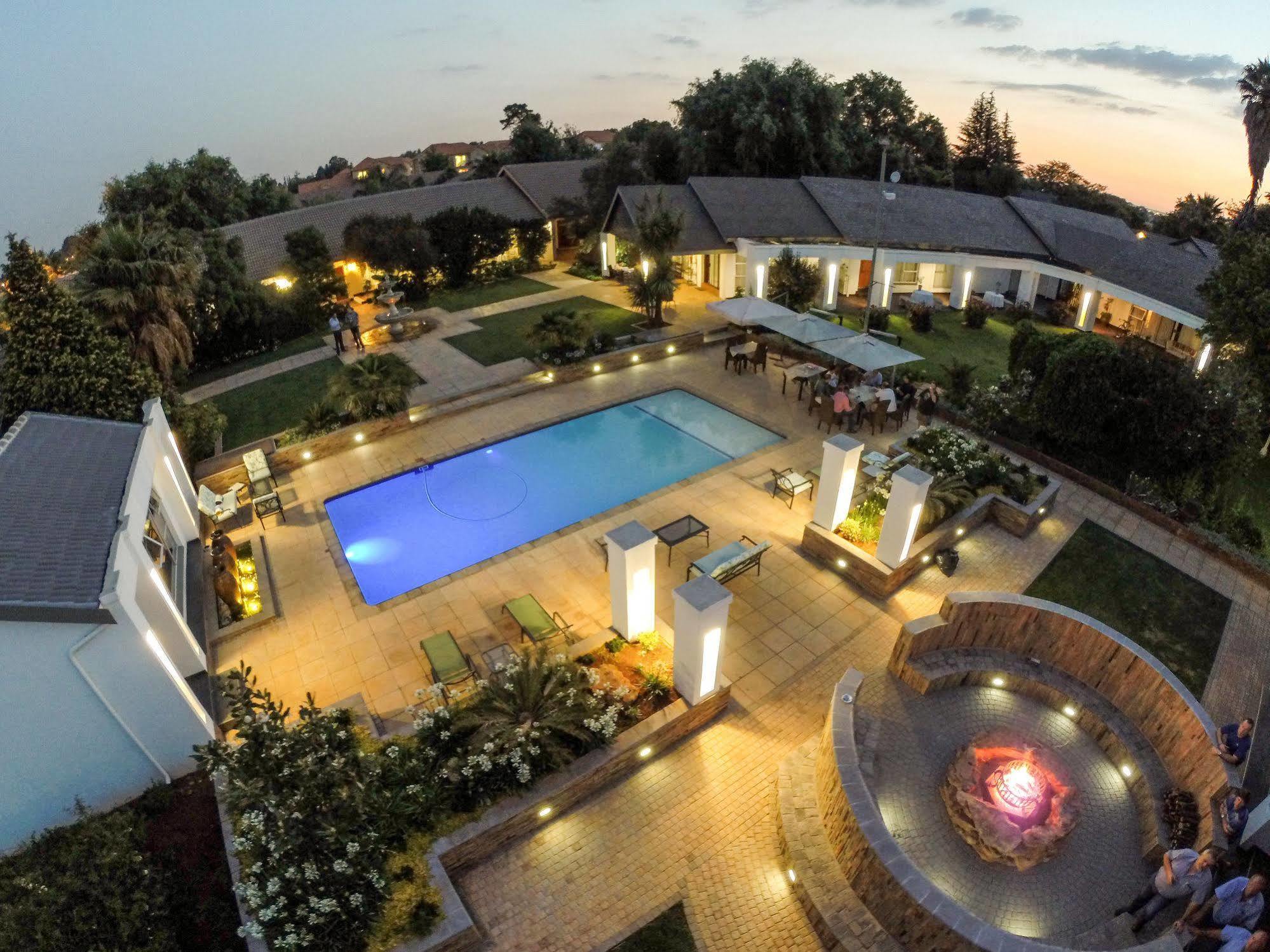 AfricaSky Pensión Kempton Park Exterior foto